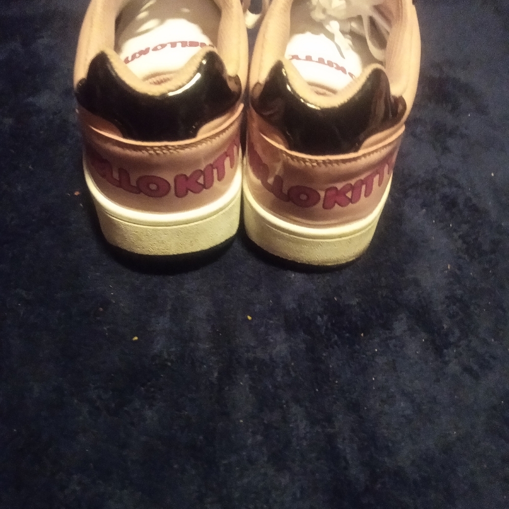 Hello Kitty shoes - Picture 3 of 4